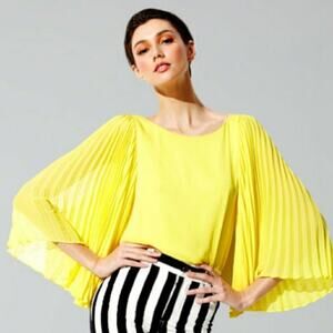 ALICE + OLIVIA Briar Pleated Bell Sleeve Top Yellow Batwing Accordion Sleeve XS